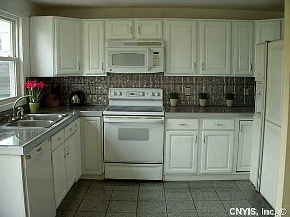 5th image of 8248 Elaine Cir