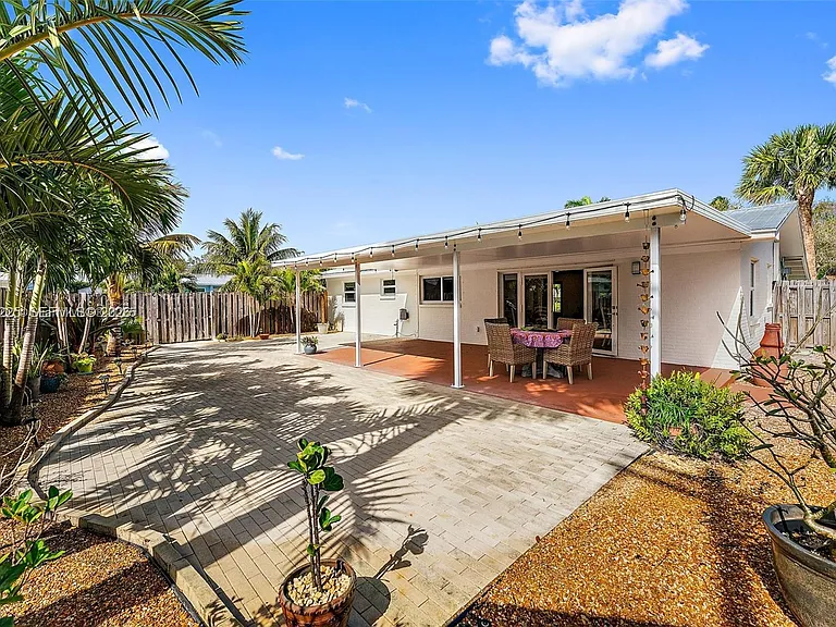 324 Tequesta Dr — Photo 30