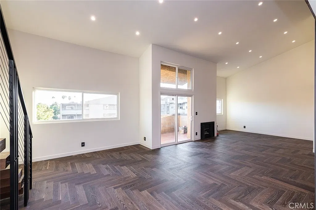 1 bed, 1353 sqft, $3,700 — Photo 4