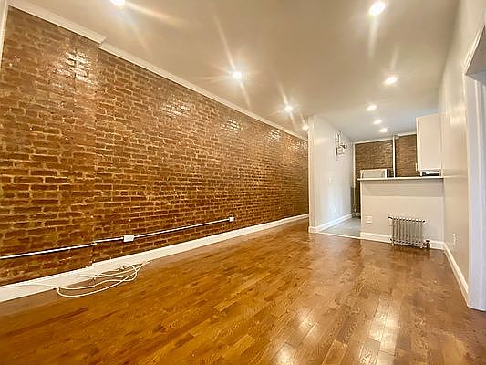 4th image of 9 Vermilyea Ave #24