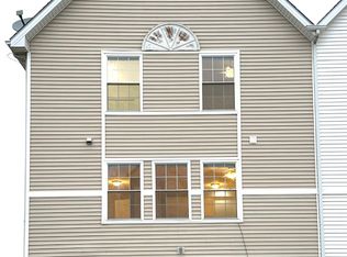 1076 10th Ave NW, Altoona, IA 50009