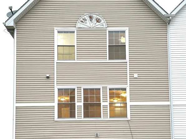 1076 10th Ave NW, Altoona, IA 50009