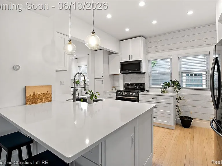487 Smith Ave — Photo 7