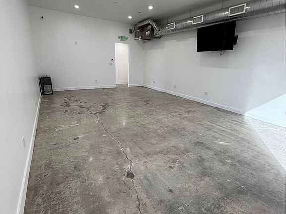 2nd image of 7031 Pickering Ave #2B