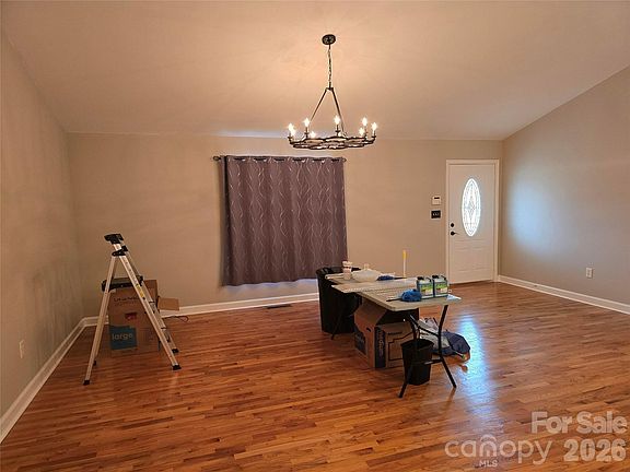3rd image of 154 Westover Dr