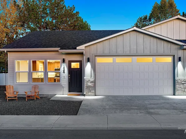 1224 Phillips Cir, Ontario, OR 97914