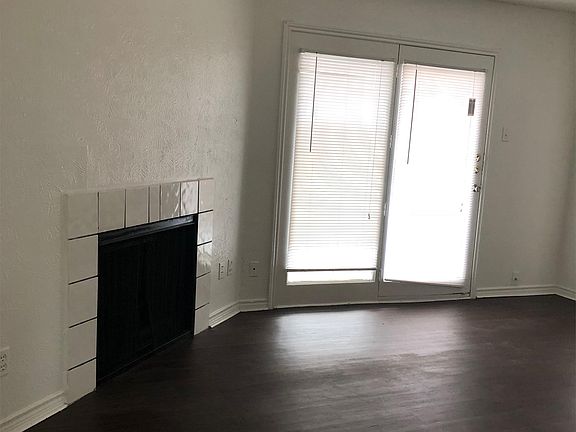 2nd image of 104 Lake Meadows Dr