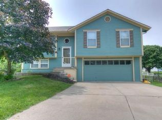 937 SW Daney Cir, Lees Summit, MO 64081