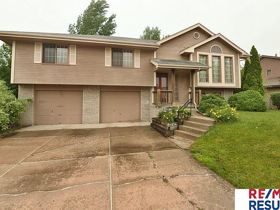2nd image of 2121 Dana Ln