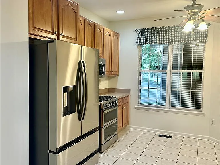 4312 Creek Rd — Photo 9