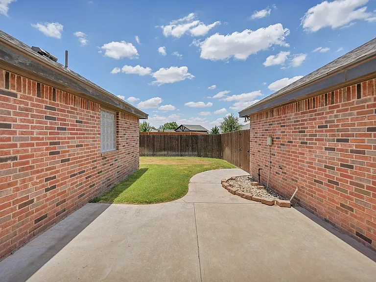 5907 Frio Dr — Photo 27