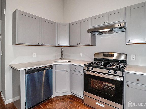 2nd image of 33 2nd St