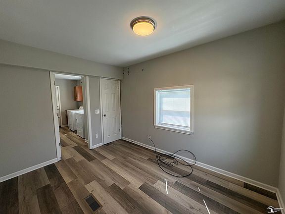 4th image of 13910 Couwlier Ave