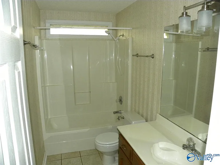 104 Prairie Ct — Photo 12