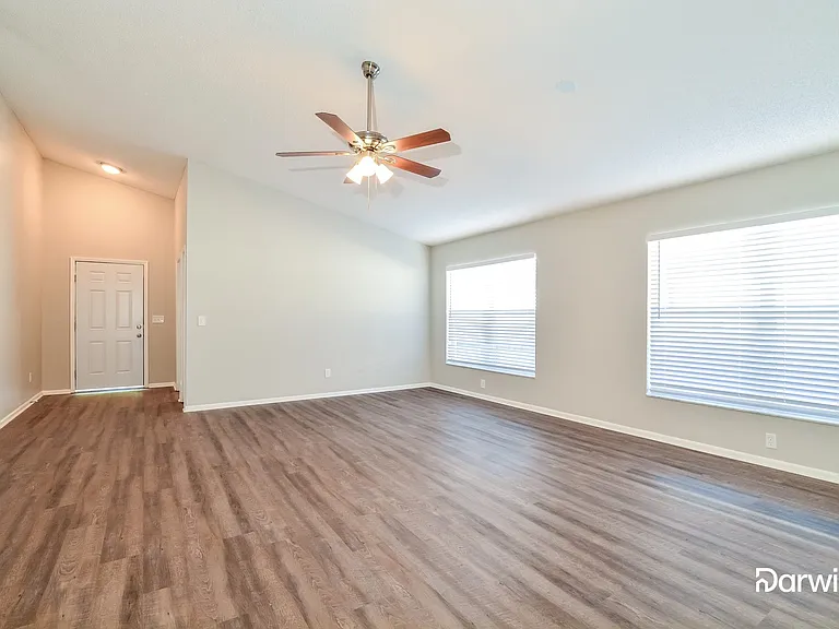 303 Aldrup Way — Photo 7
