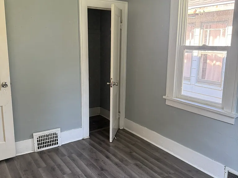 1004 E Virginia Ave — Photo 5
