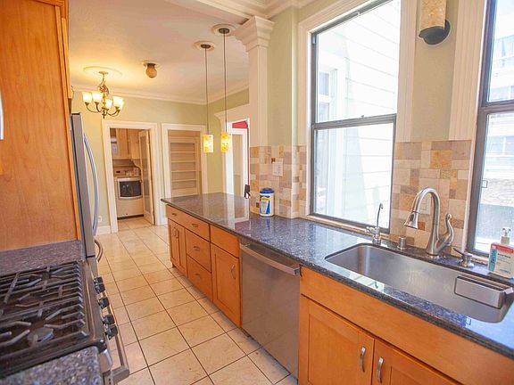 5th image of 1462 Hyde St #1464