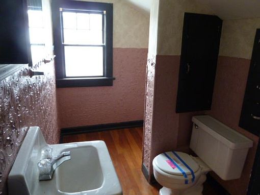 2nd image of 748 McKinley Pl S