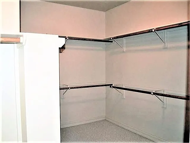 325 Lancaster Ln — Photo 16
