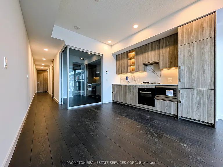 18 Esther Shiner Blvd #653 — Photo 3