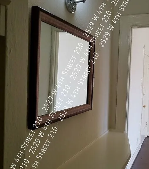 2529 W 4th St #210 — Photo 12
