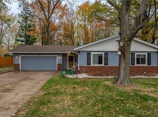28468 Holly Dr, North Olmsted, OH 44070
