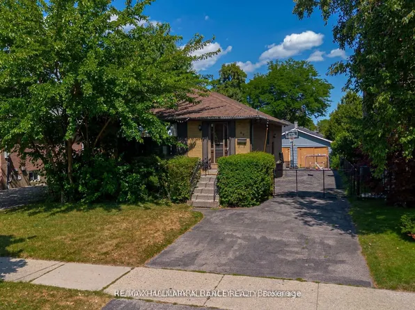 43 Trueman Ave, Toronto, ON M8Z 5A3