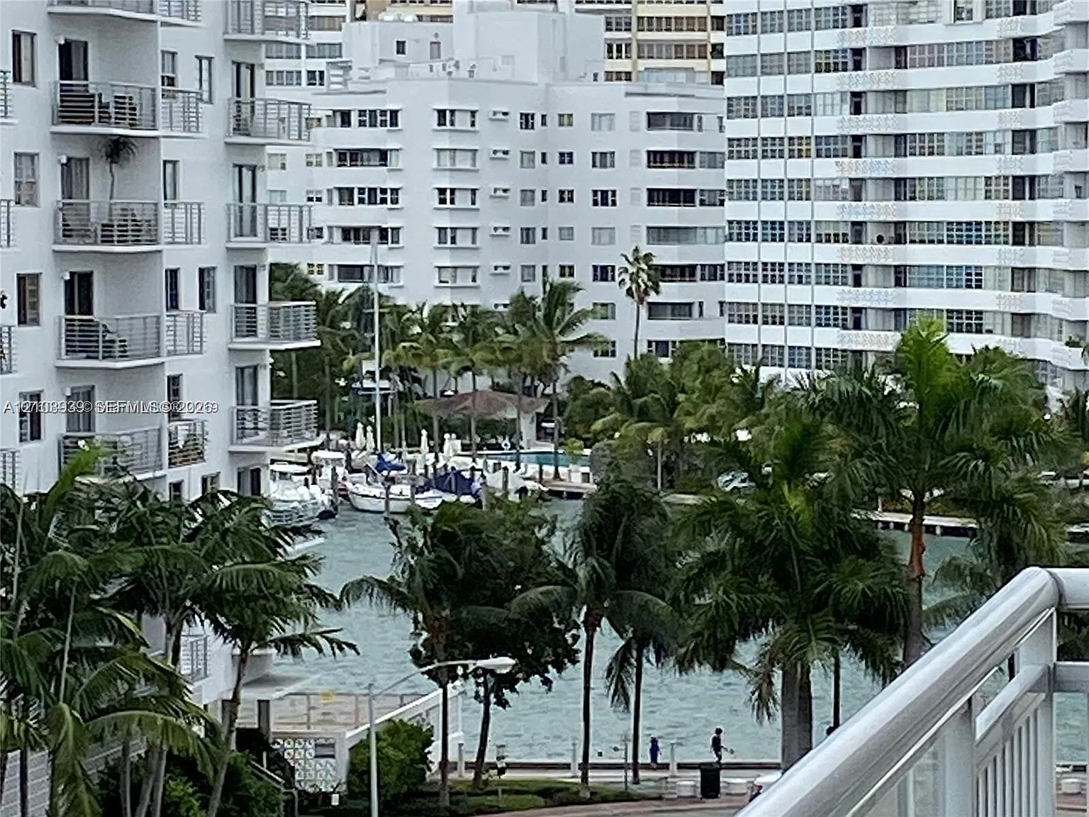 Bayview Condo — Photo 2