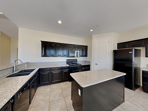 5th image of 420 N 83rd Pl