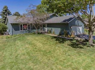 3526 Fawnridge Dr, Rockford, IL 61114