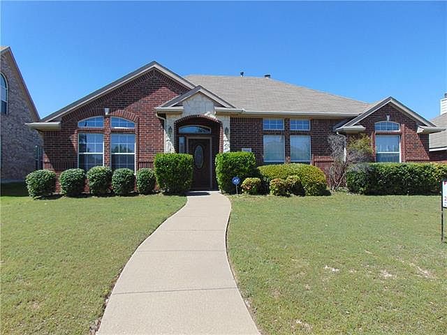 1st image of 1129 Essex Dr