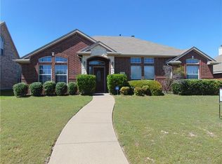 1129 Essex Dr, Cedar Hill, TX 75104