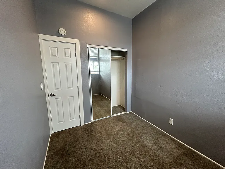 2460 K St #B — Photo 7