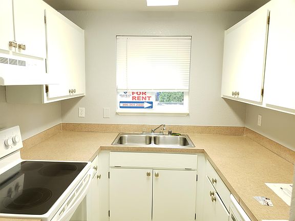 4th image of 12709 48th Ave NE APT 4