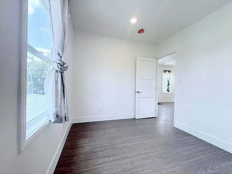 6509 State St #A — Photo 11