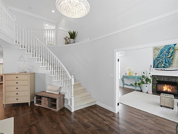 3rd image of 1834 Ocean Park Rd