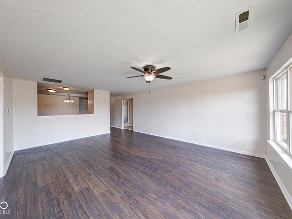 3rd image of 10927 Tedder Lake Dr