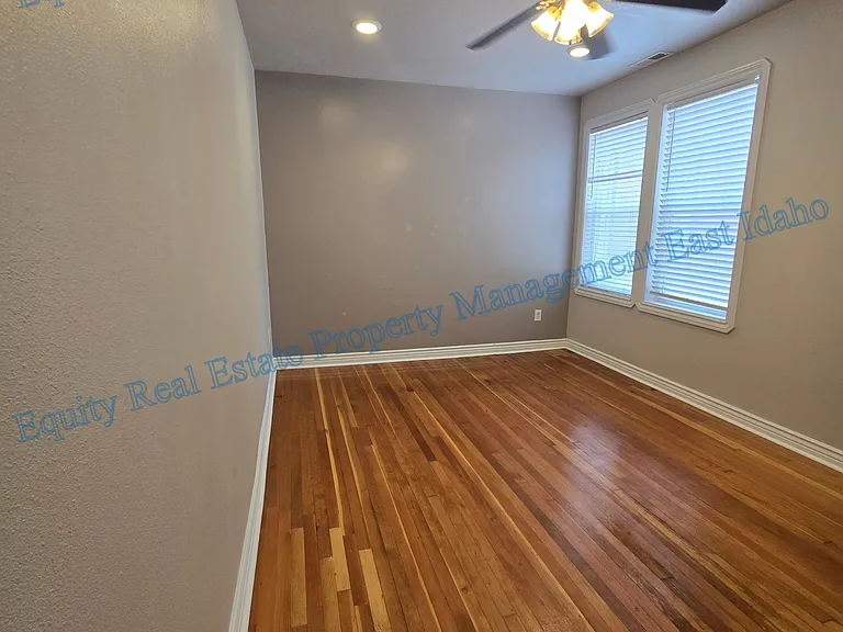 416 W Lewis St #114 — Photo 2