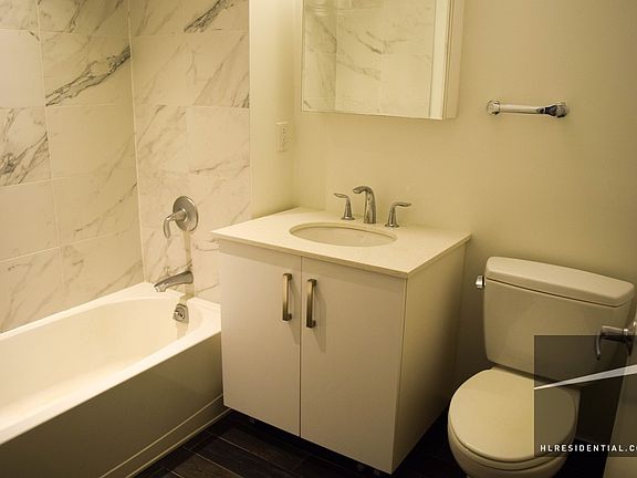 4th image of 1115 30th Dr #6C