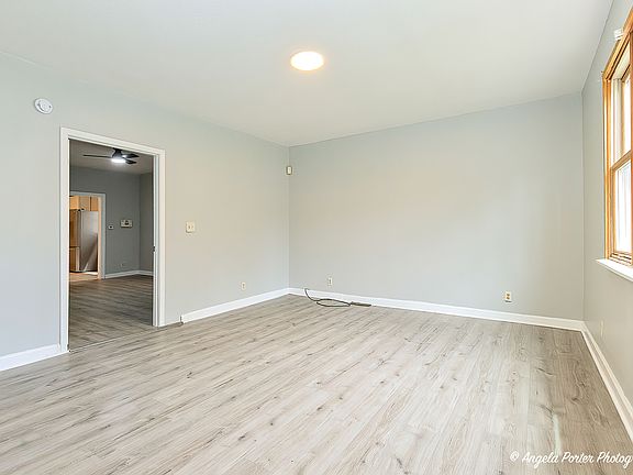 4th image of 551 S Martin Luther King Jr Ave APT 2