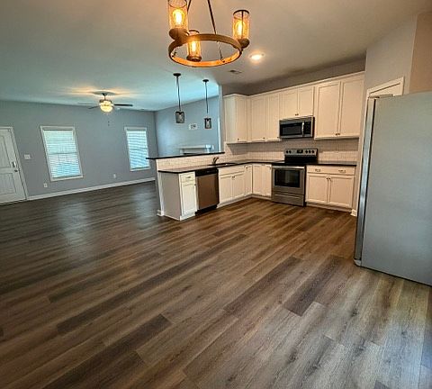 2nd image of 6862 Cedar Creek Rd