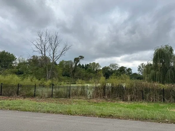 6764 W Creekside Dr, Long Grove, IL 60047