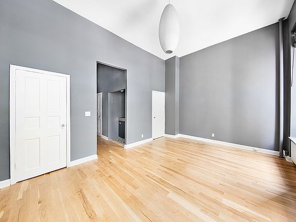 3rd image of 409 E 51st St #2F