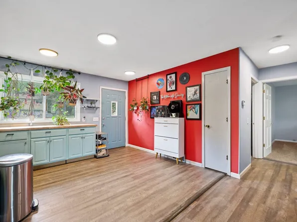 605 Birchwood Trl, Mount Horeb, WI 53572