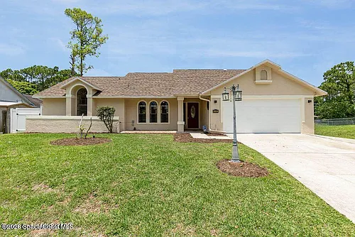 1040 Big Horn Cir NW Photo 1
