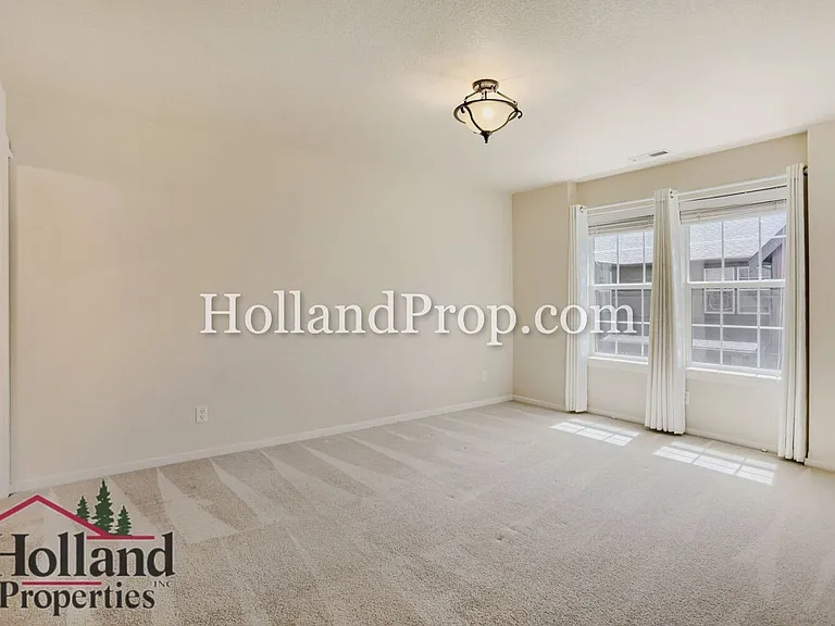 770 NE 72nd Ave — Photo 16