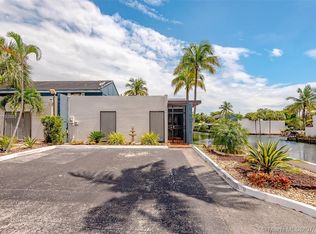 16427 Bridge End Rd, Miami Lakes, FL 33014