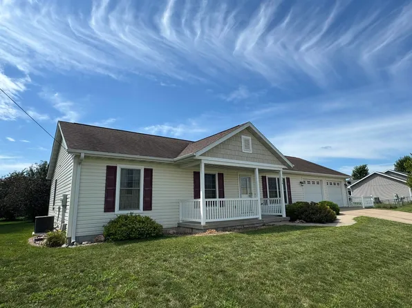714 Conn St, Parkersburg, IA 50665
