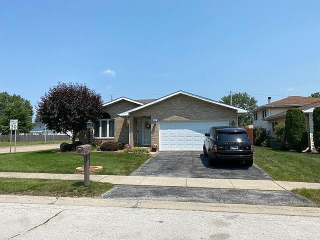 1st image of 3201 Deer Path Ln