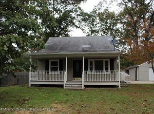 527 Middle Ln, Howell, NJ 07731